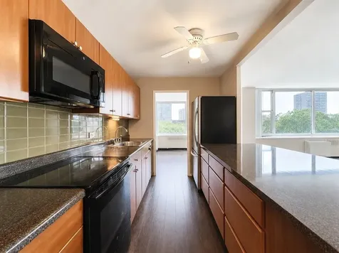 4250 North Marine Drive Chicago IL 60613