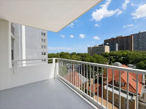 4250 North Marine Drive Chicago IL 60613