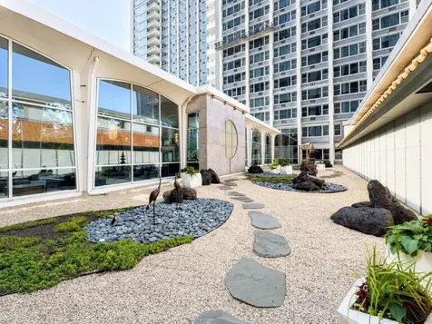 4250 North Marine Drive Chicago IL 60613