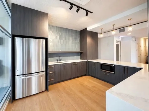 4250 North Marine Drive Chicago IL 60613