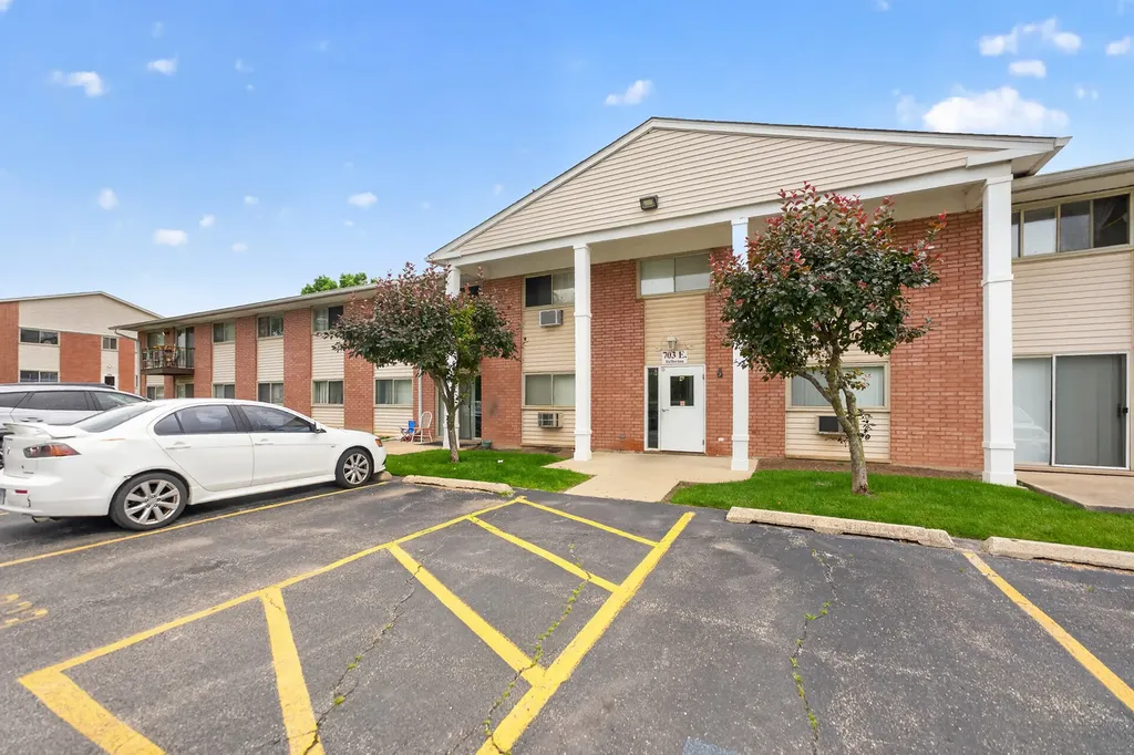 703 Fullerton Avenue Glendale Heights IL 60139
