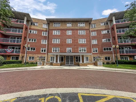 710 Creekside Drive Mount Prospect IL 60056