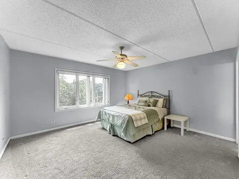 710 Creekside Drive Mount Prospect IL 60056
