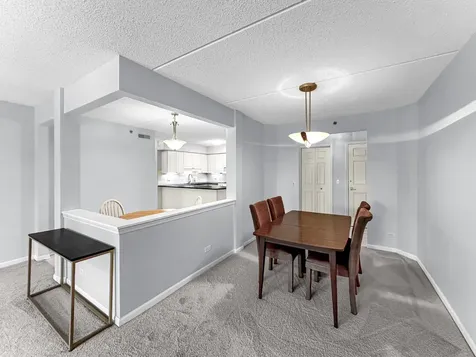 710 Creekside Drive Mount Prospect IL 60056