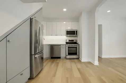 4340 North Oakley Avenue Chicago IL 60618
