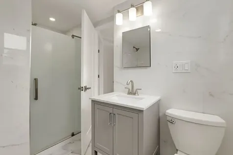 4340 North Oakley Avenue Chicago IL 60618