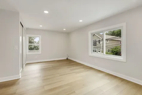 4340 North Oakley Avenue Chicago IL 60618