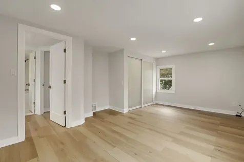 4340 North Oakley Avenue Chicago IL 60618