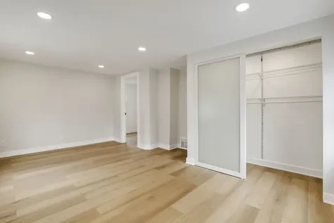 4340 North Oakley Avenue Chicago IL 60618