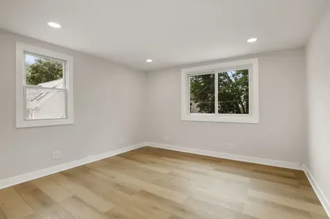 4340 North Oakley Avenue Chicago IL 60618