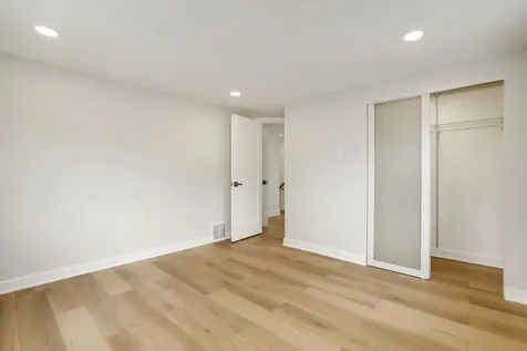 4340 North Oakley Avenue Chicago IL 60618