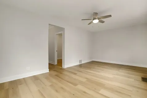 4340 North Oakley Avenue Chicago IL 60618