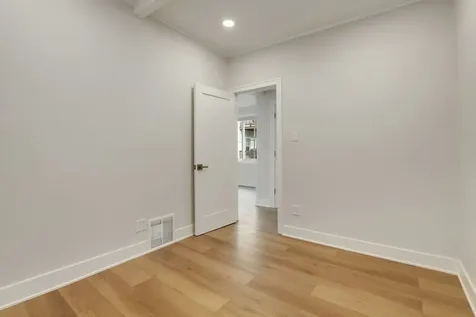 4340 North Oakley Avenue Chicago IL 60618