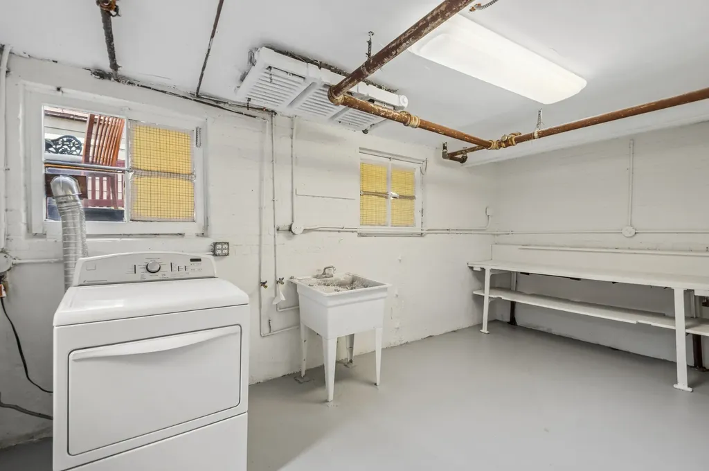 2244 West Argyle Street Chicago IL 60625