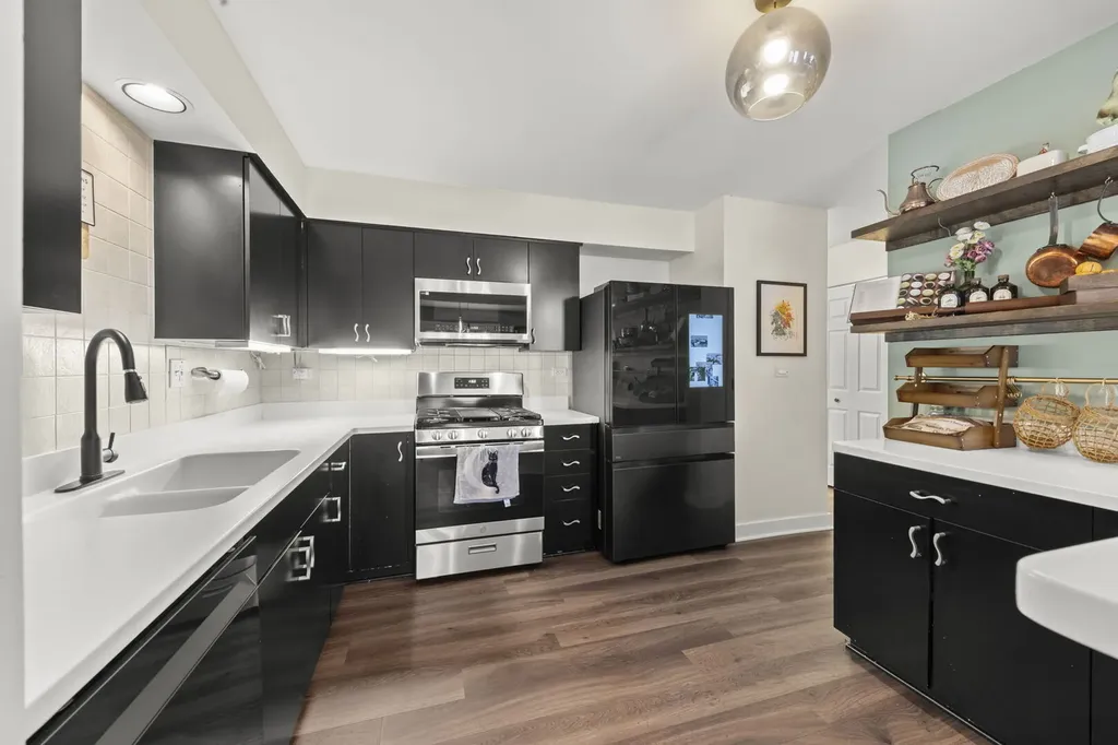 30W016 Redwood Court Warrenville IL 60555