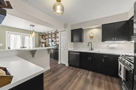 30W016 Redwood Court Warrenville IL 60555