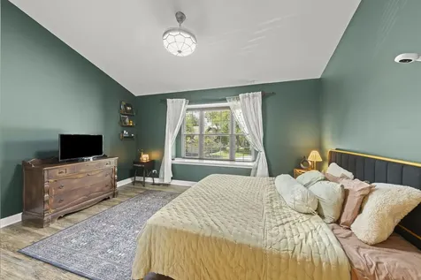 30W016 Redwood Court Warrenville IL 60555