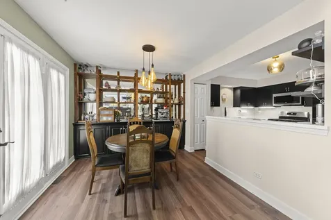 30W016 Redwood Court Warrenville IL 60555