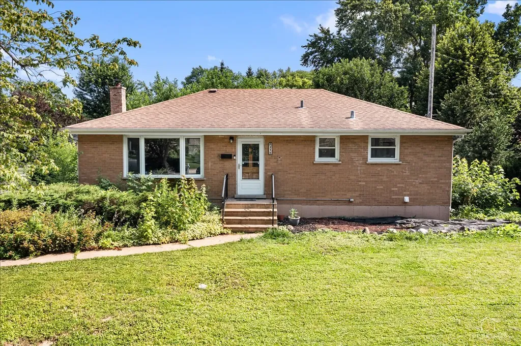 215 East Bryn Mawr Avenue Roselle IL 60172