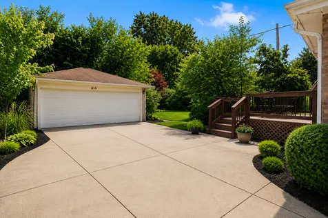 215 East Bryn Mawr Avenue Roselle IL 60172