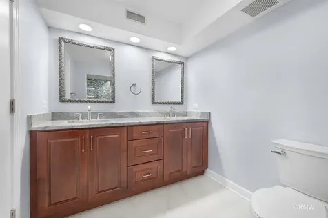 467 Hiawatha Trail Wood Dale IL 60191