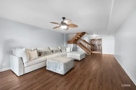 467 Hiawatha Trail Wood Dale IL 60191