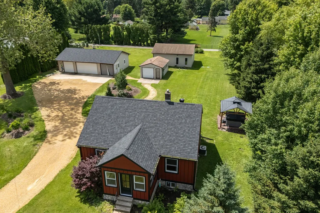 1712 Big Island Parkway Rock Island IL 60201