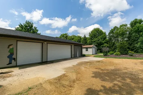 1712 Big Island Parkway Rock Island IL 60201