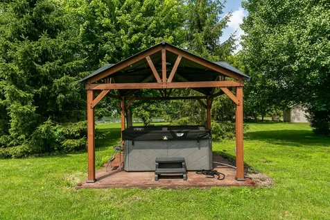 1712 Big Island Parkway Rock Island IL 60201