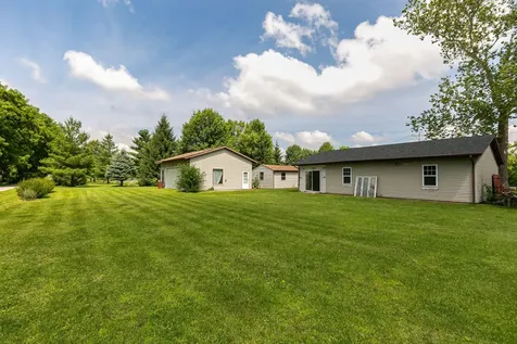 1712 Big Island Parkway Rock Island IL 60201