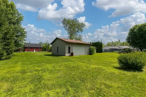 1712 Big Island Parkway Rock Island IL 60201