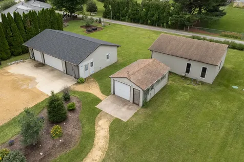 1712 Big Island Parkway Rock Island IL 60201