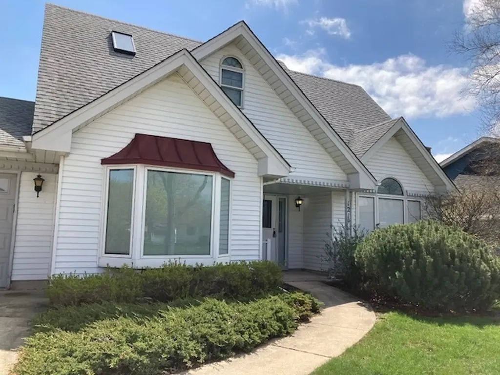 121 Glenridge Lane Schaumburg IL 60193