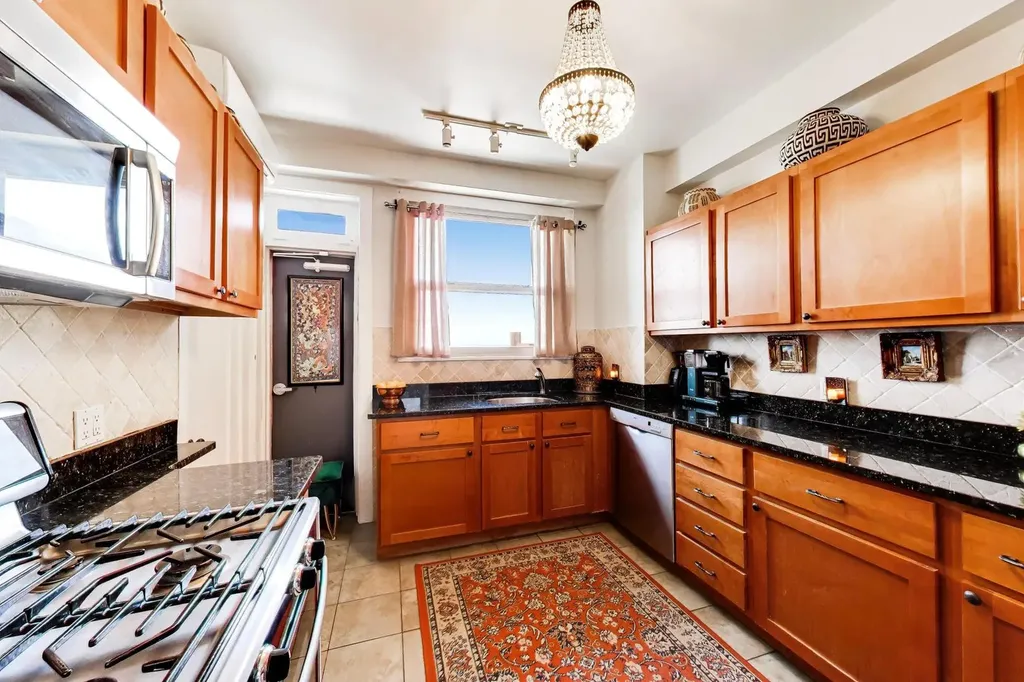5000 South East End Avenue Chicago IL 60615
