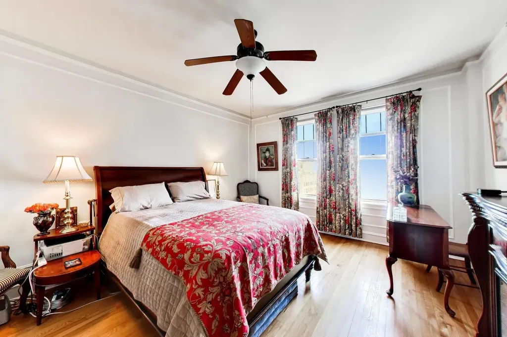 5000 South East End Avenue Chicago IL 60615