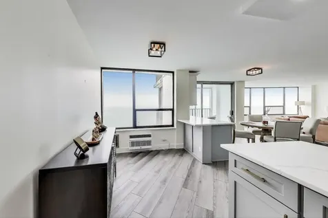 940 West Glenlake Avenue Chicago IL 60660