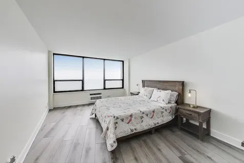 940 West Glenlake Avenue Chicago IL 60660