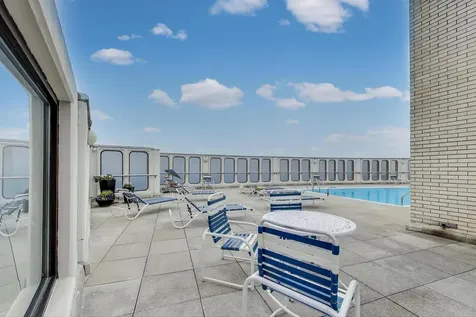940 West Glenlake Avenue Chicago IL 60660