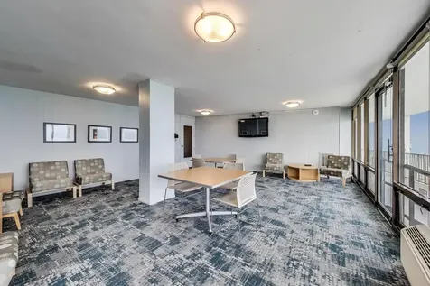 940 West Glenlake Avenue Chicago IL 60660
