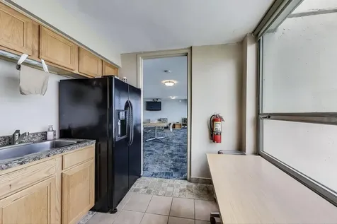 940 West Glenlake Avenue Chicago IL 60660