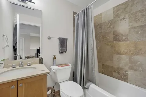 1152 West Cornelia Avenue Chicago IL 60657