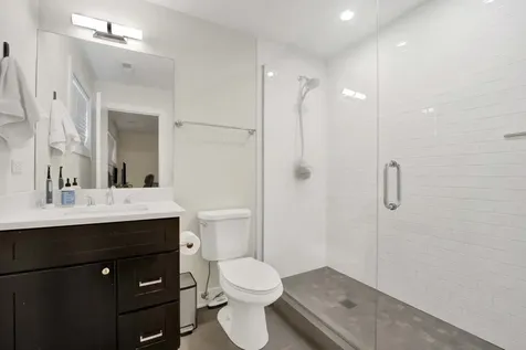 1152 West Cornelia Avenue Chicago IL 60657