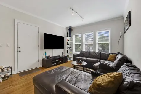 1152 West Cornelia Avenue Chicago IL 60657