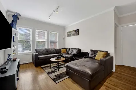 1152 West Cornelia Avenue Chicago IL 60657
