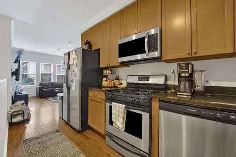 1152 West Cornelia Avenue Chicago IL 60657