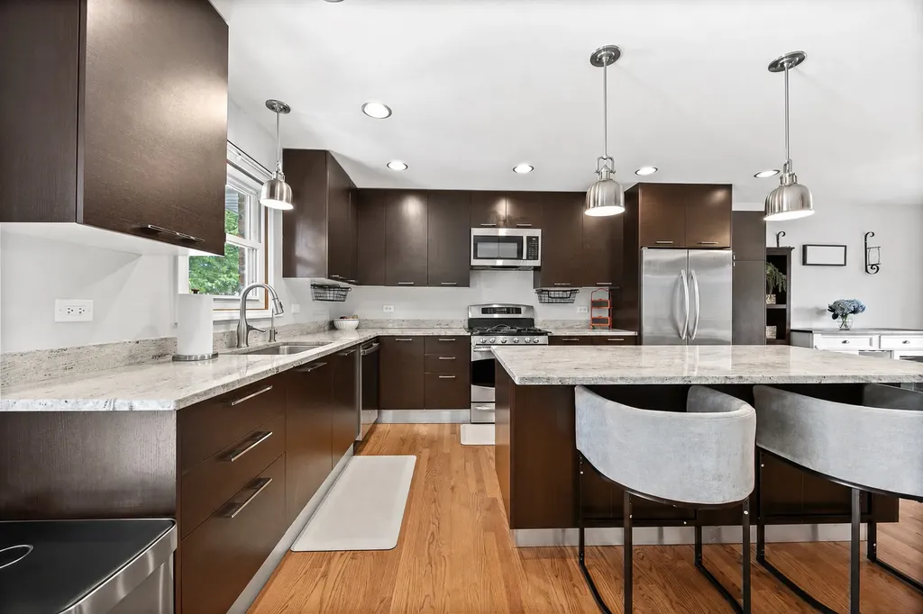 10S520 Havens Drive Downers Grove IL 60516
