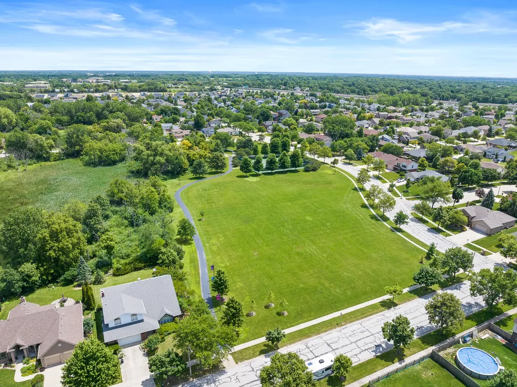 10S520 Havens Drive Downers Grove IL 60516