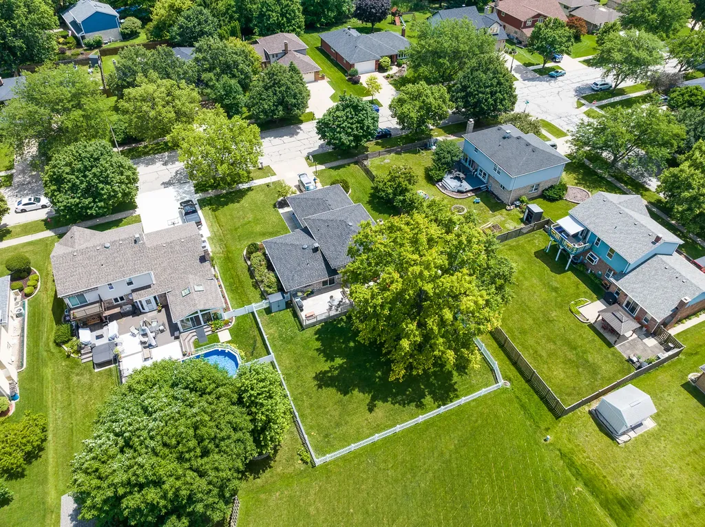 10S520 Havens Drive Downers Grove IL 60516