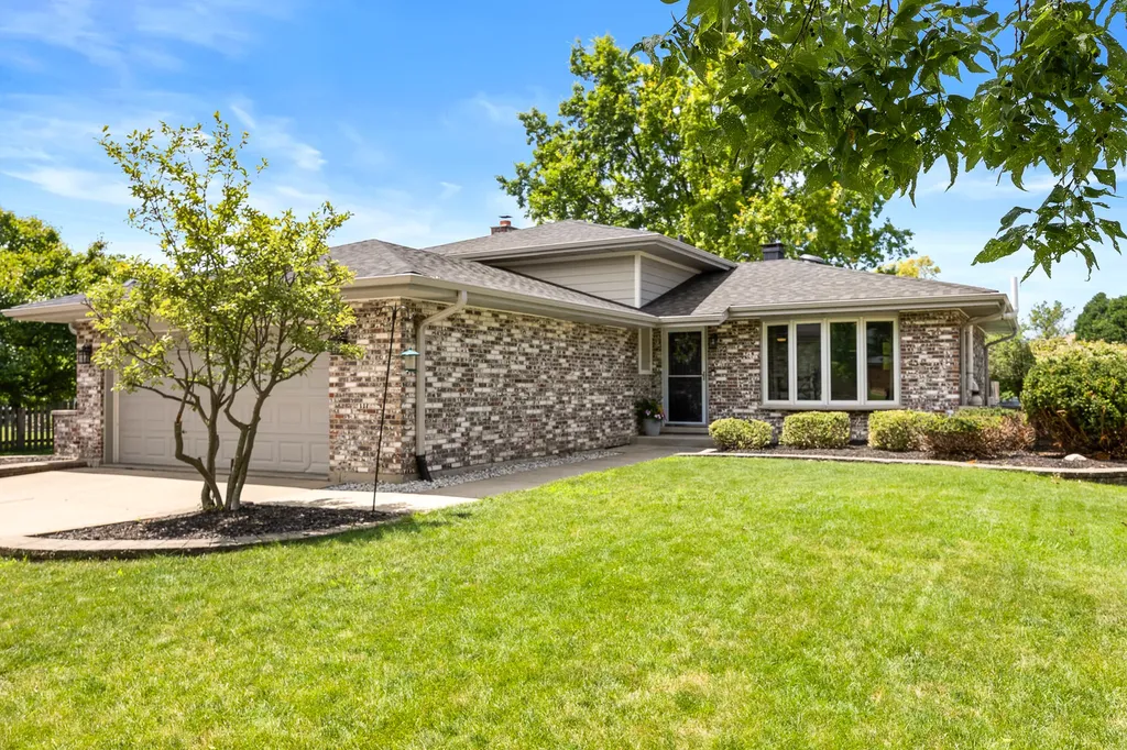 10S520 Havens Drive Downers Grove IL 60516