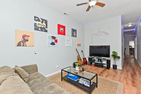 1431 West Flournoy Street Chicago IL 60607